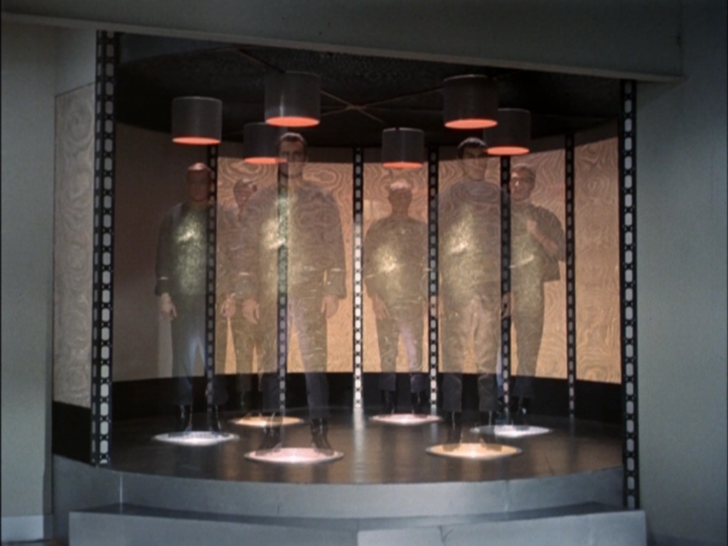 ariane179254_TheCage_ExtendedVersion_0714.jpg