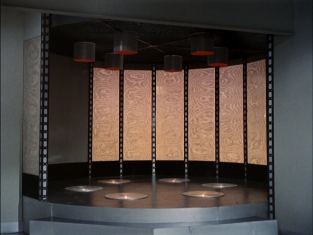 ariane179254_TheCage_ExtendedVersion_0717.jpg