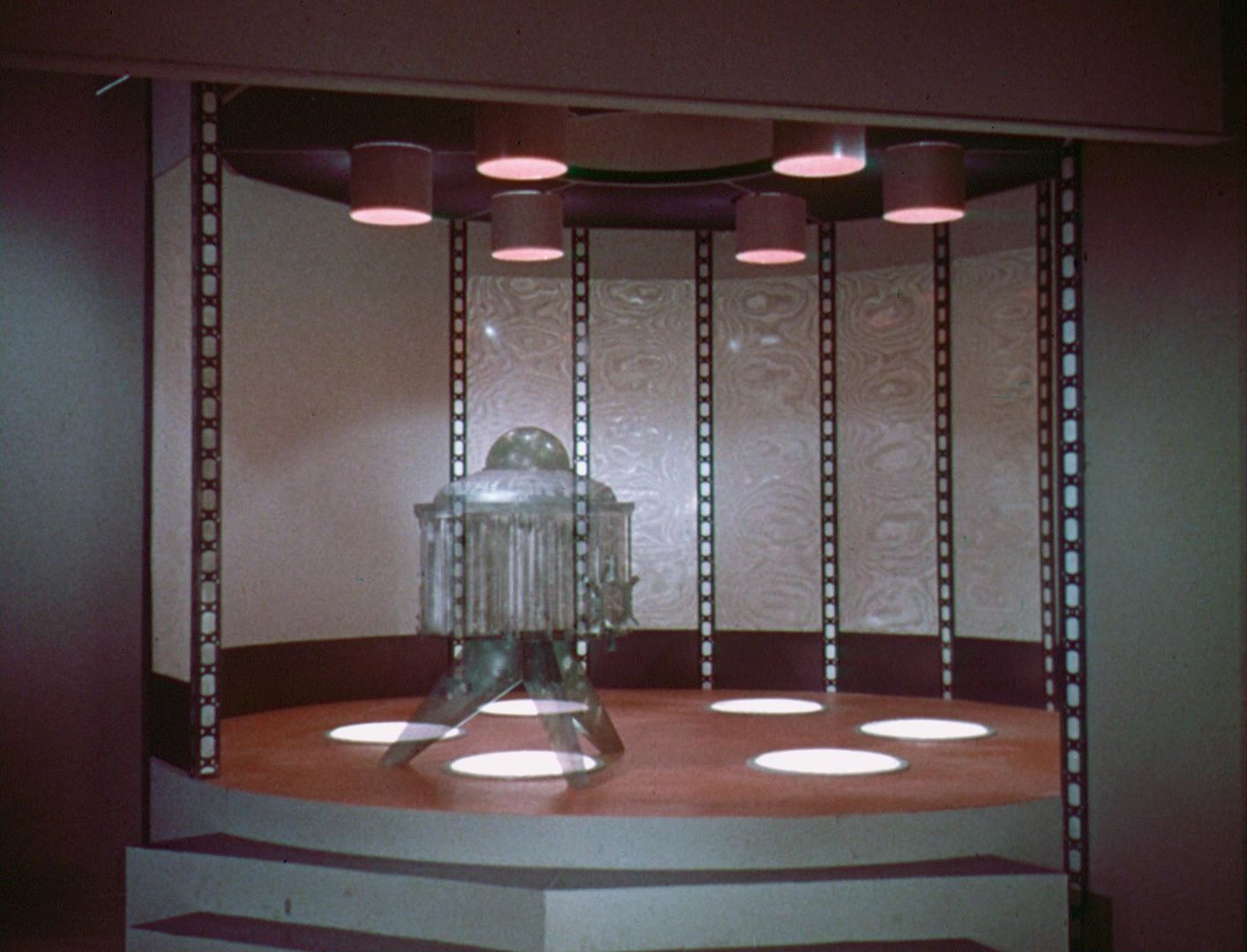 ariane179254_StarTrek_1x03_WhereNoManHasGoneBefore_TheOriginalUncutUnairedVersion_0284.jpg