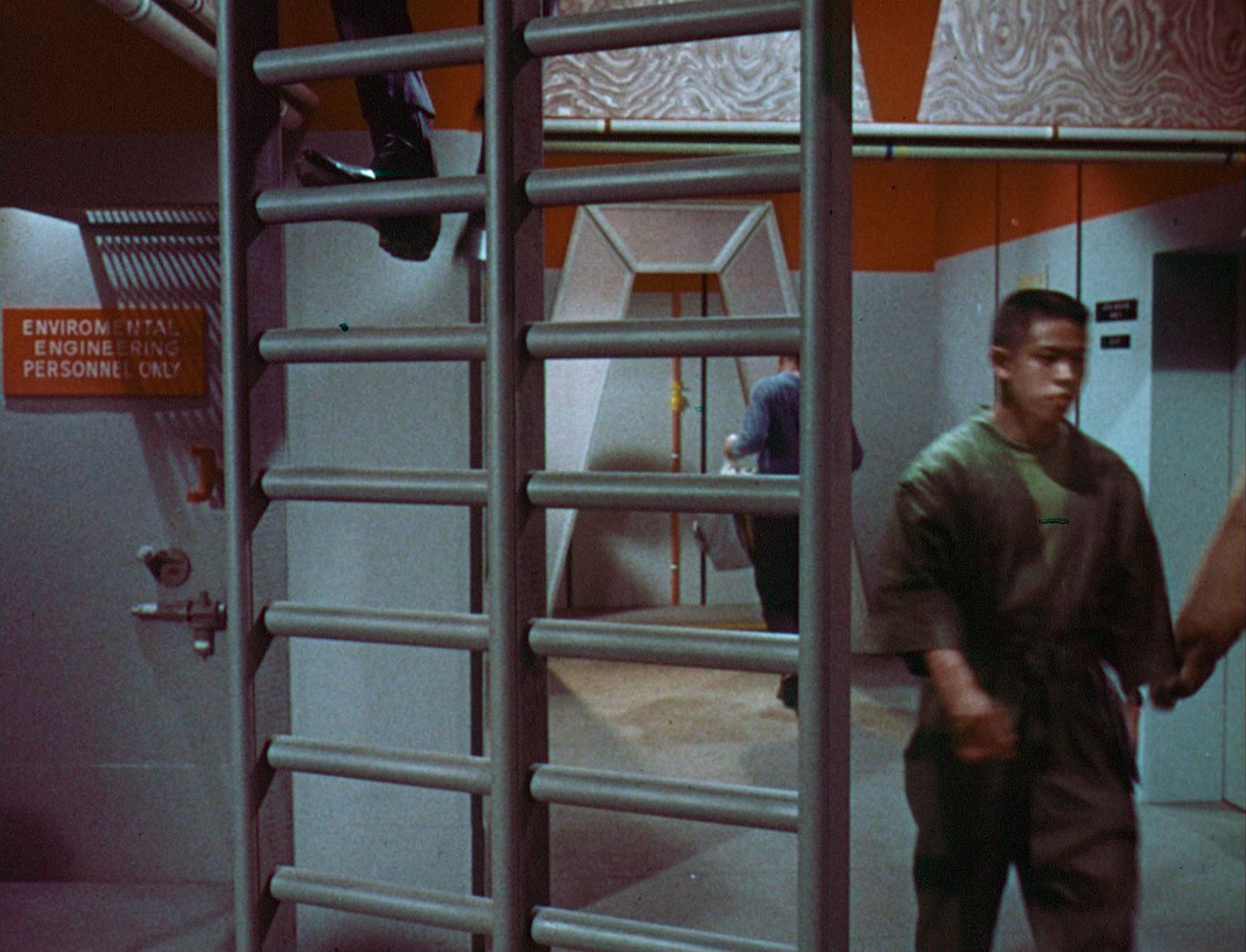 ariane179254_StarTrek_1x03_WhereNoManHasGoneBefore_TheOriginalUncutUnairedVersion_0342.jpg