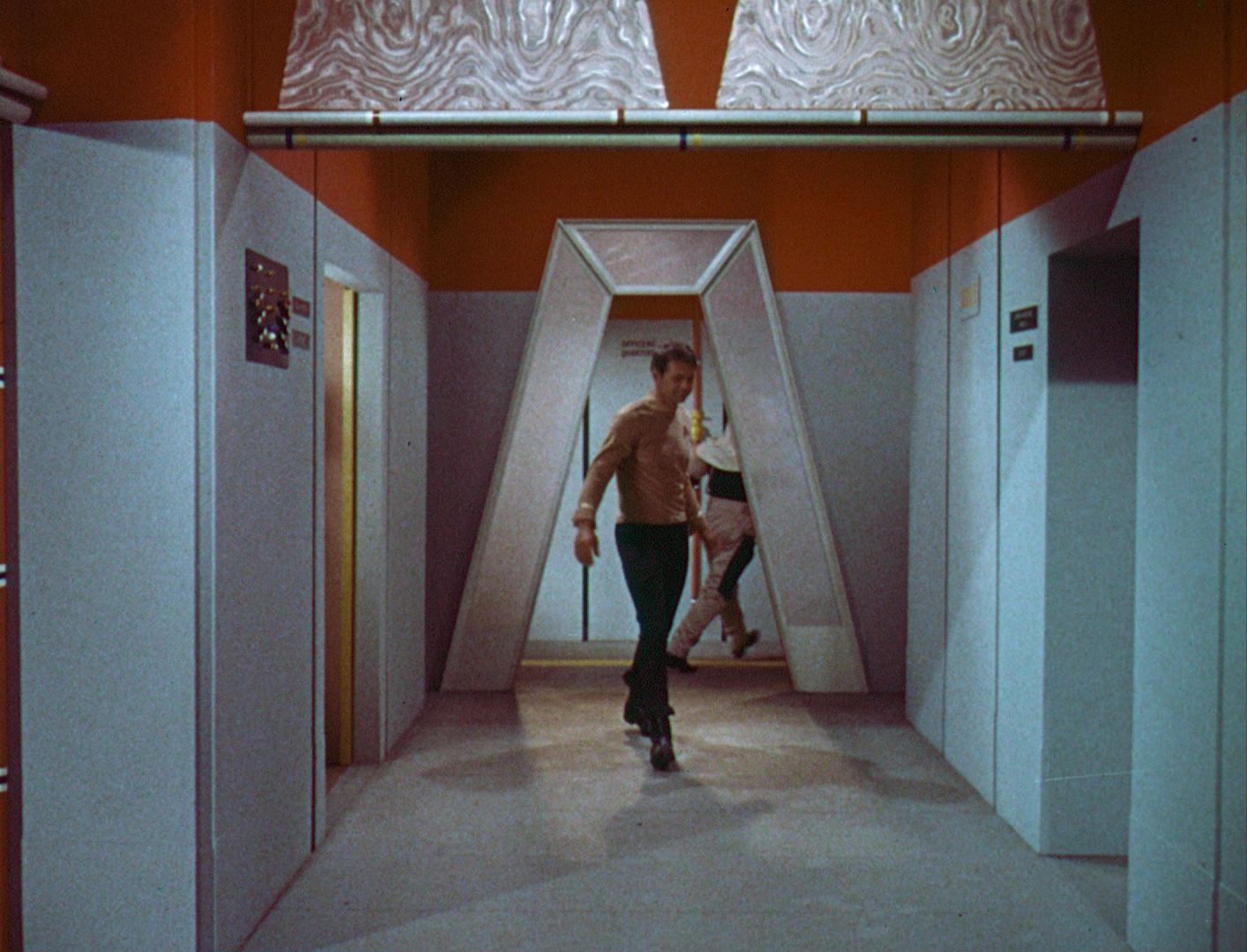 ariane179254_StarTrek_1x03_WhereNoManHasGoneBefore_TheOriginalUncutUnairedVersion_0348.jpg