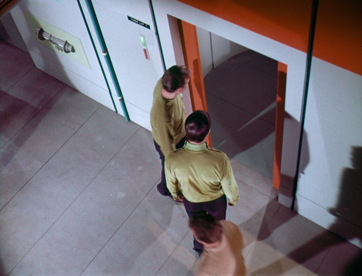 ariane179254_StarTrek_1x03_WhereNoManHasGoneBefore_TheOriginalUncutUnairedVersion_0384.jpg