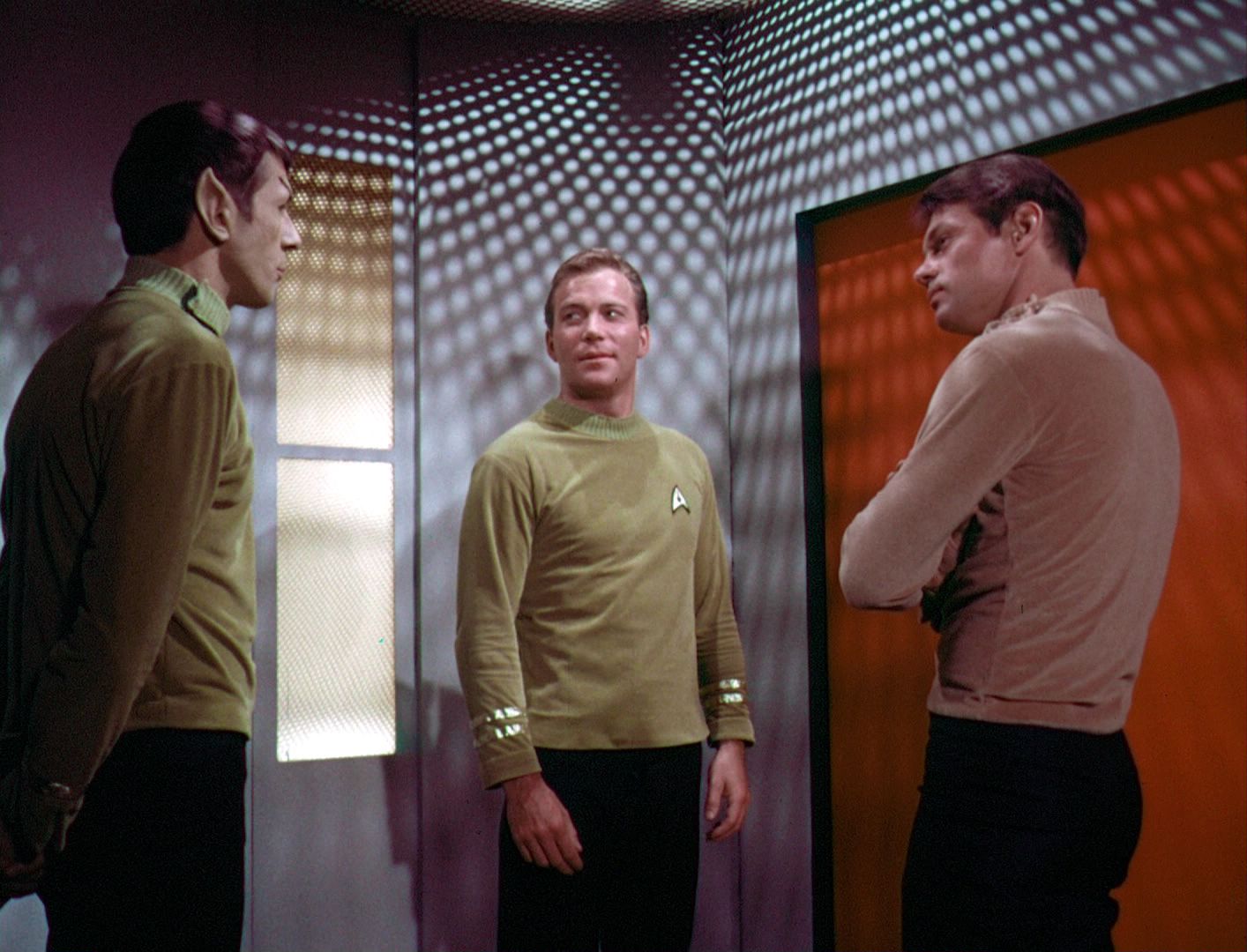 ariane179254_StarTrek_1x03_WhereNoManHasGoneBefore_TheOriginalUncutUnairedVersion_0398.jpg