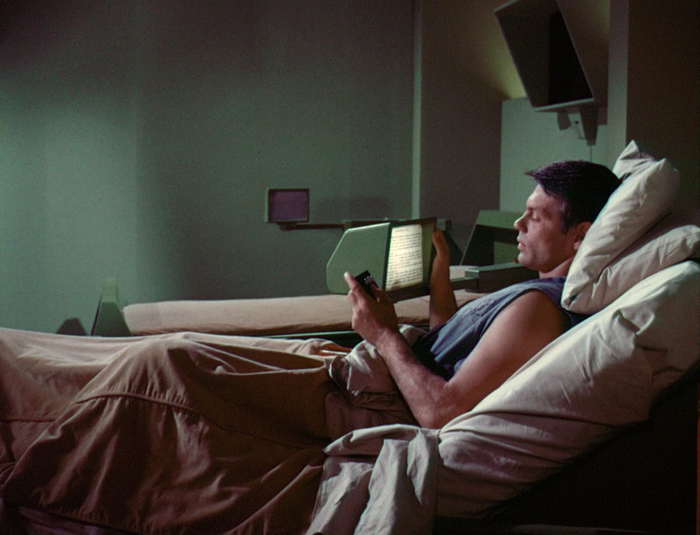 ariane179254_StarTrek_1x03_WhereNoManHasGoneBefore_TheOriginalUncutUnairedVersion_1098.jpg