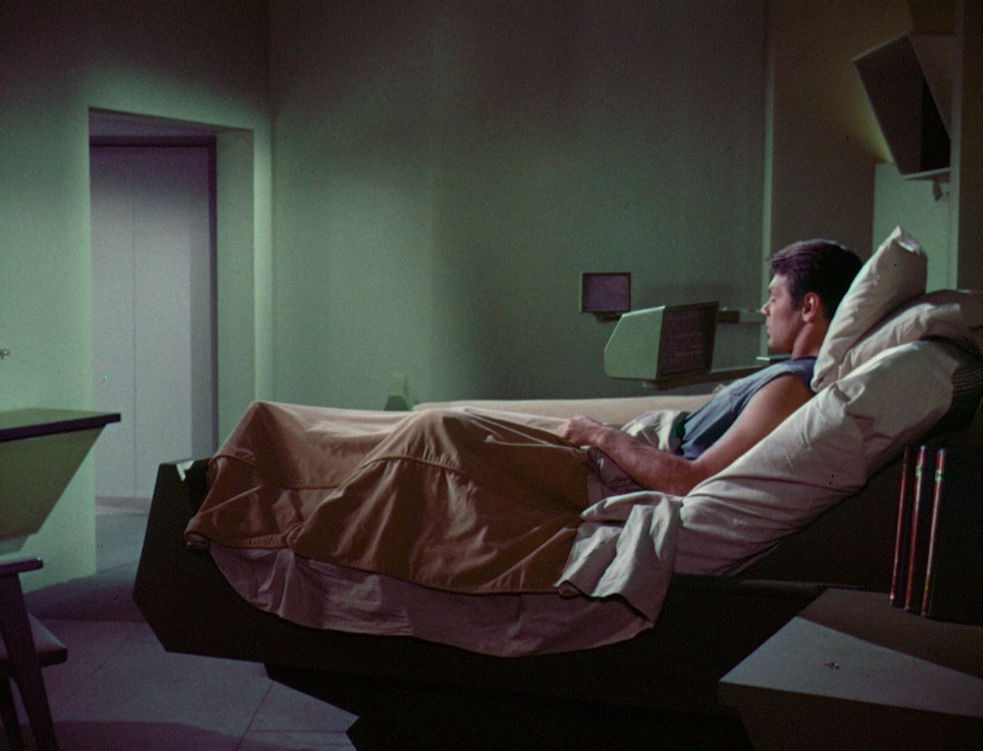 ariane179254_StarTrek_1x03_WhereNoManHasGoneBefore_TheOriginalUncutUnairedVersion_1107.jpg