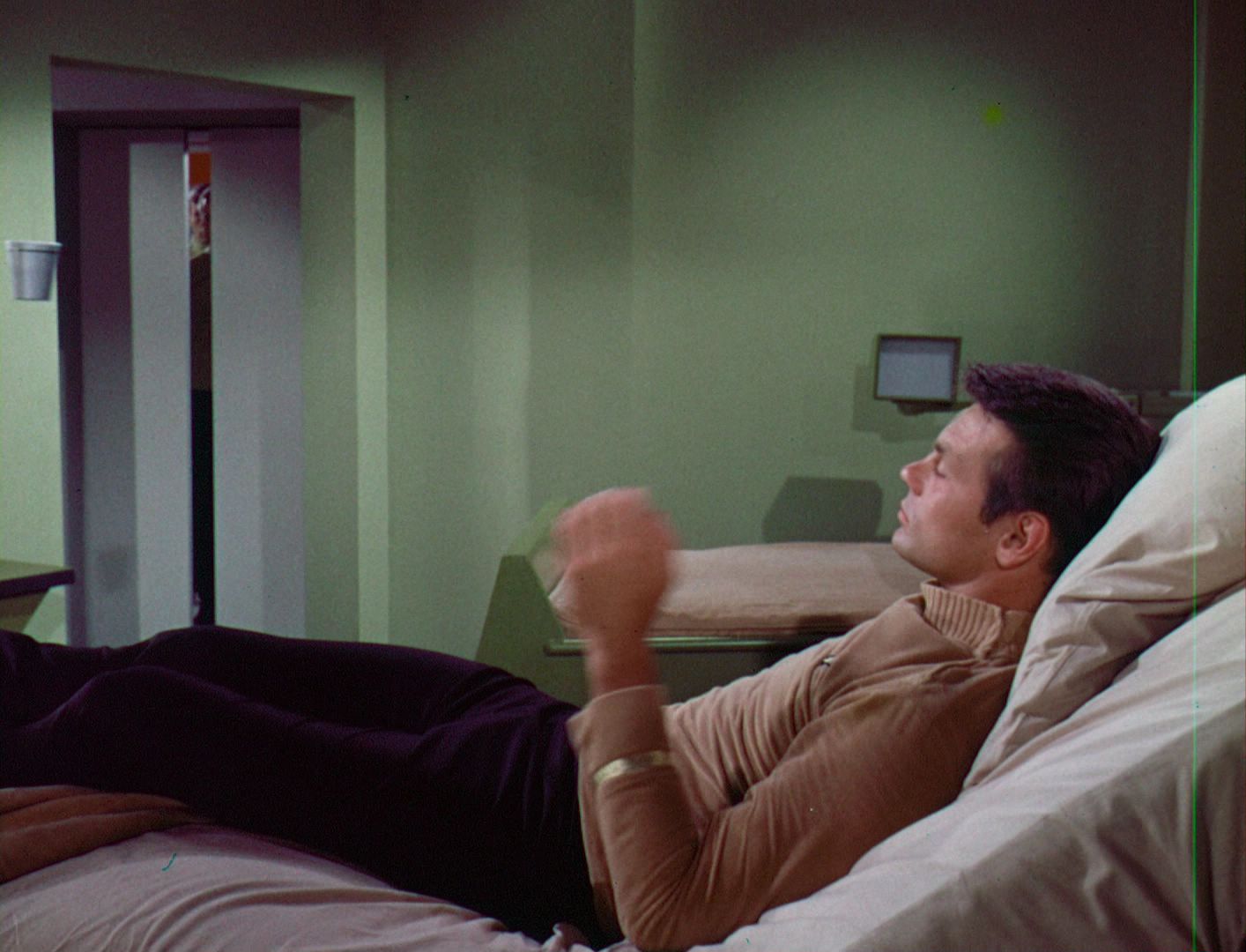 ariane179254_StarTrek_1x03_WhereNoManHasGoneBefore_TheOriginalUncutUnairedVersion_2117.jpg