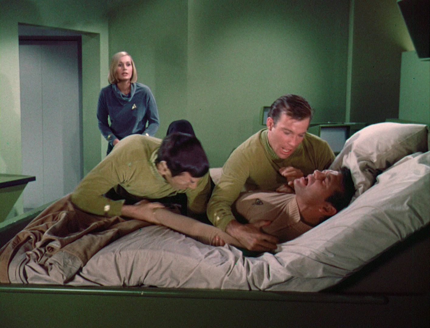 ariane179254_StarTrek_1x03_WhereNoManHasGoneBefore_TheOriginalUncutUnairedVersion_2244.jpg