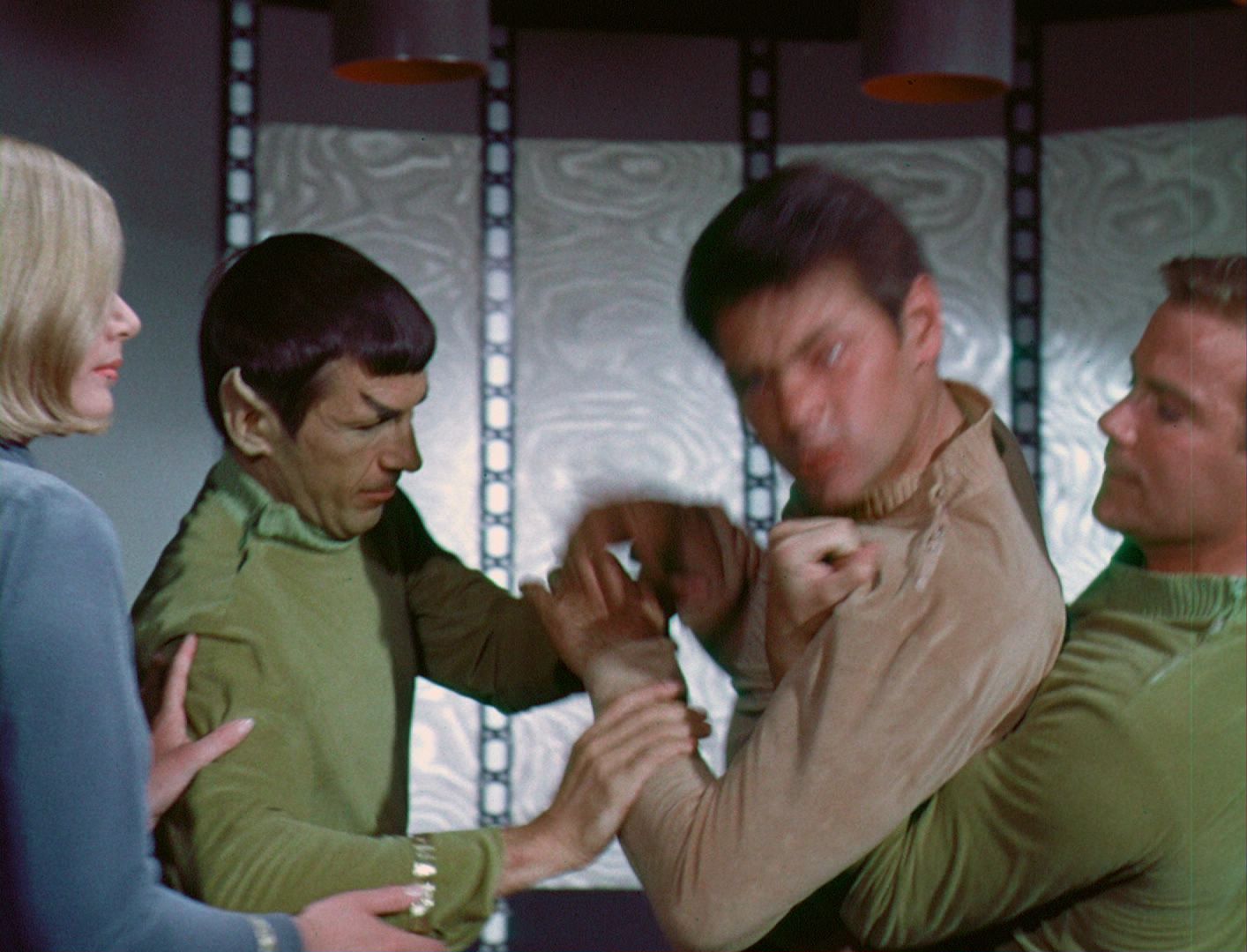 ariane179254_StarTrek_1x03_WhereNoManHasGoneBefore_TheOriginalUncutUnairedVersion_2264.jpg