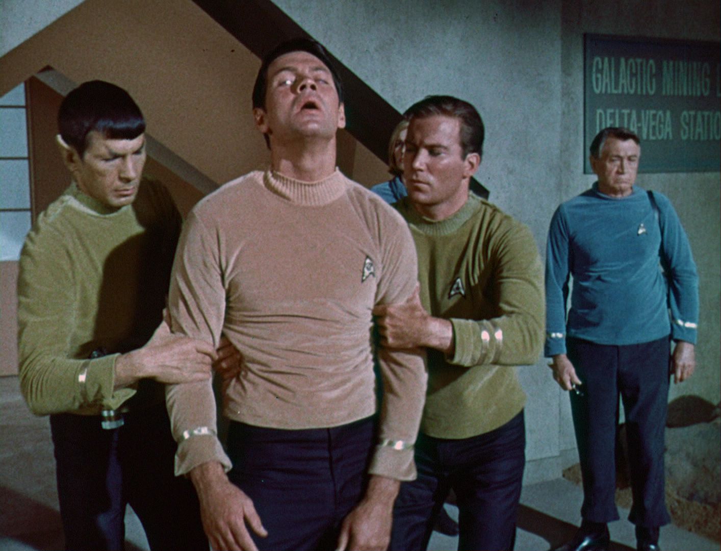 ariane179254_StarTrek_1x03_WhereNoManHasGoneBefore_TheOriginalUncutUnairedVersion_2298.jpg