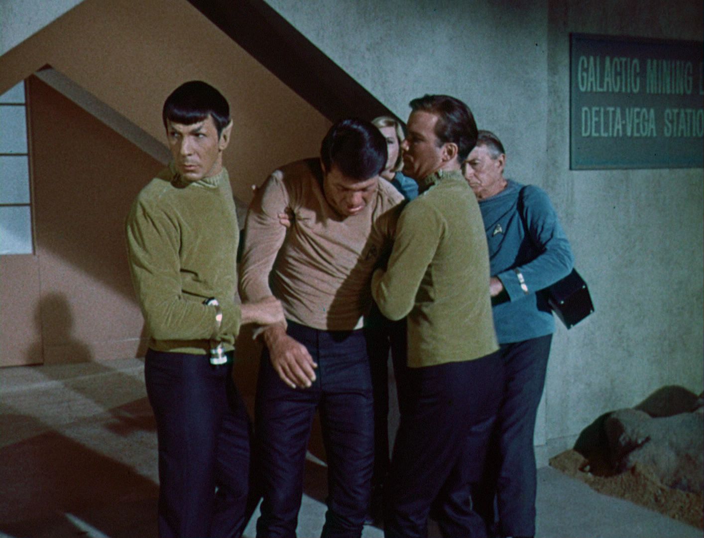 ariane179254_StarTrek_1x03_WhereNoManHasGoneBefore_TheOriginalUncutUnairedVersion_2300.jpg