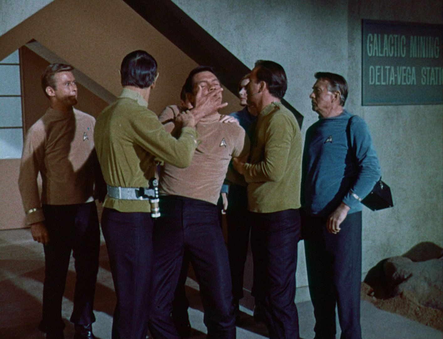 ariane179254_StarTrek_1x03_WhereNoManHasGoneBefore_TheOriginalUncutUnairedVersion_2306.jpg