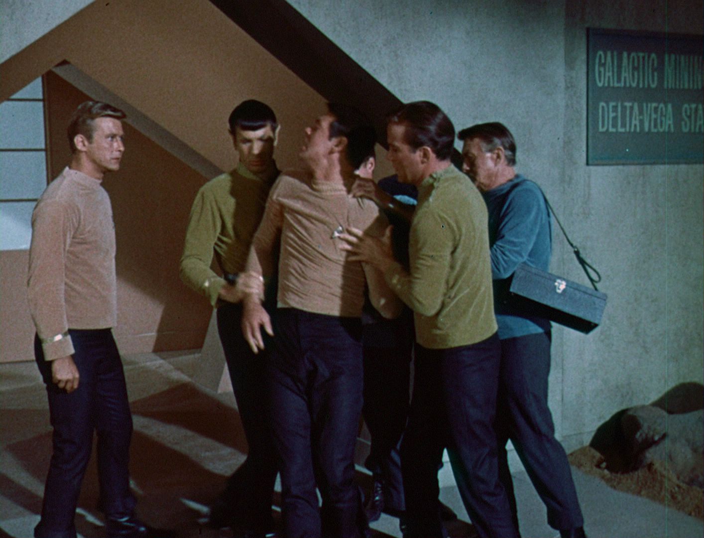 ariane179254_StarTrek_1x03_WhereNoManHasGoneBefore_TheOriginalUncutUnairedVersion_2311.jpg
