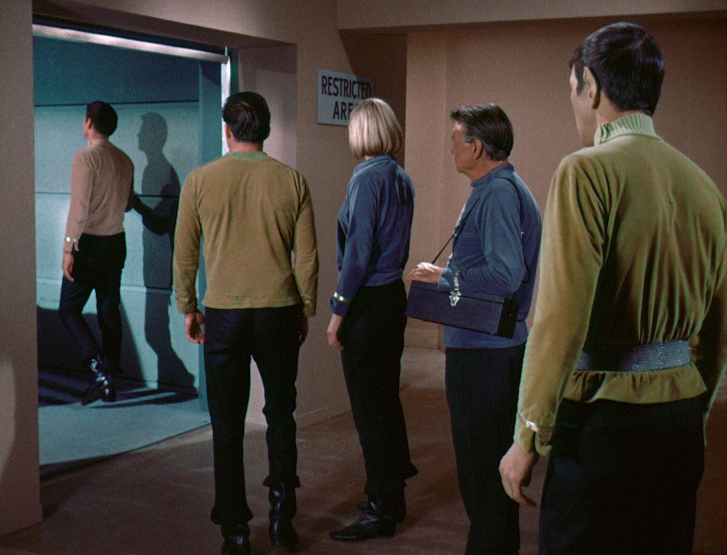 ariane179254_StarTrek_1x03_WhereNoManHasGoneBefore_TheOriginalUncutUnairedVersion_2369.jpg