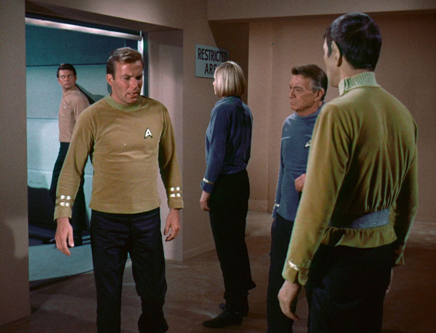 ariane179254_StarTrek_1x03_WhereNoManHasGoneBefore_TheOriginalUncutUnairedVersion_2385.jpg
