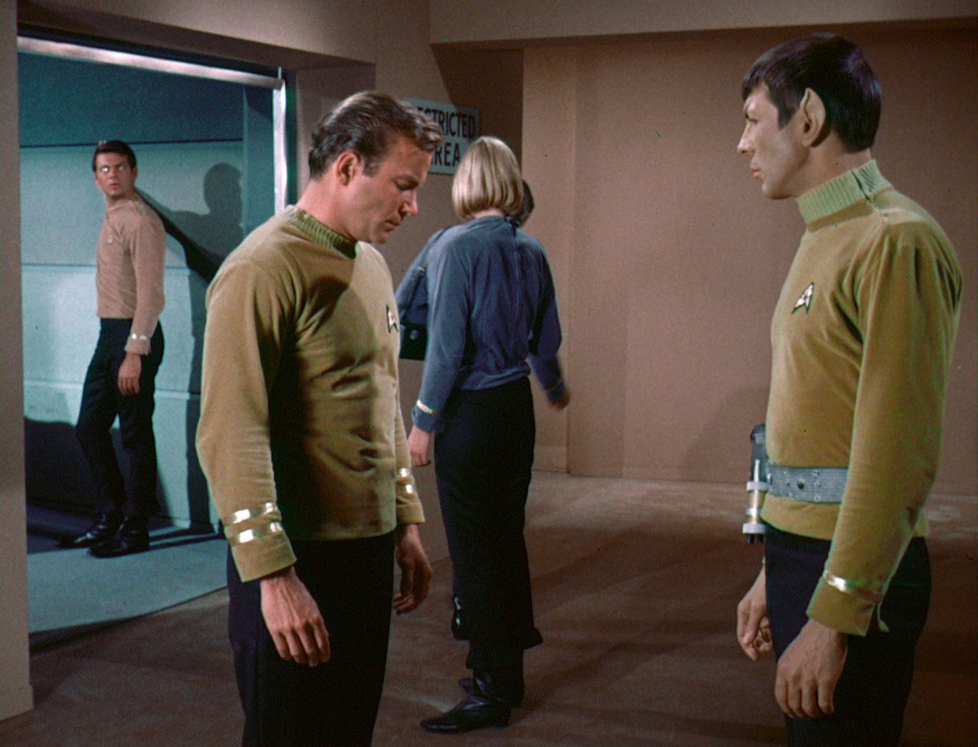 ariane179254_StarTrek_1x03_WhereNoManHasGoneBefore_TheOriginalUncutUnairedVersion_2401.jpg
