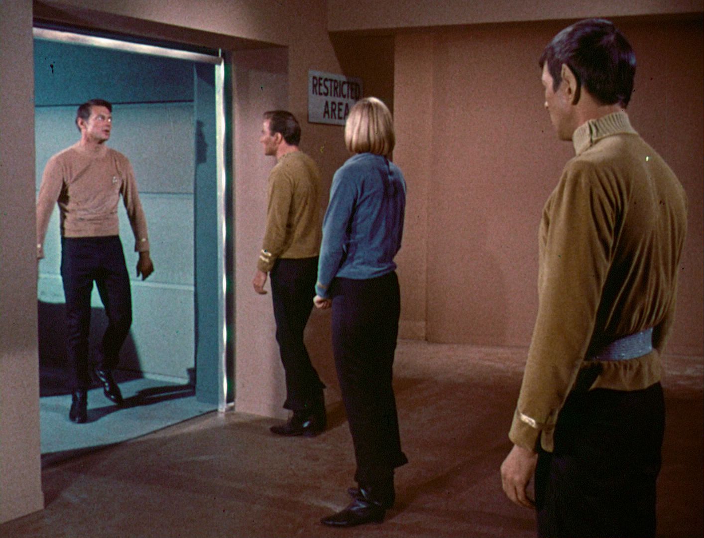 ariane179254_StarTrek_1x03_WhereNoManHasGoneBefore_TheOriginalUncutUnairedVersion_2469.jpg