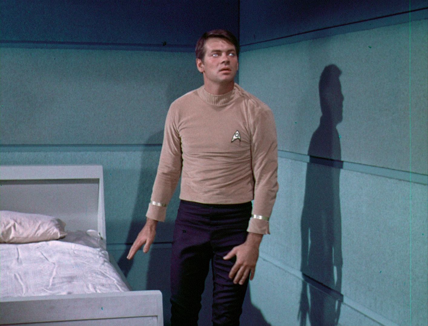 ariane179254_StarTrek_1x03_WhereNoManHasGoneBefore_TheOriginalUncutUnairedVersion_2516.jpg