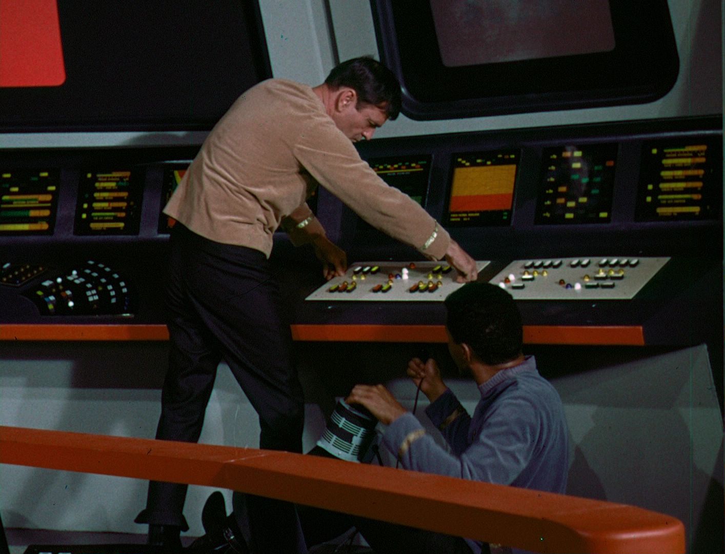 ariane179254_StarTrek_1x03_WhereNoManHasGoneBefore_TheOriginalUncutUnairedVersion_2549.jpg