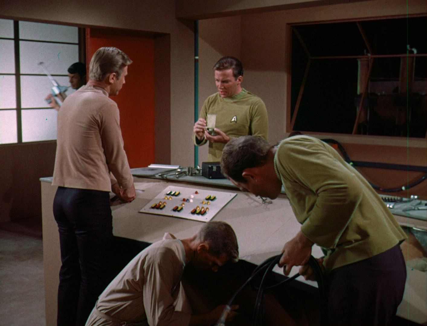 ariane179254_StarTrek_1x03_WhereNoManHasGoneBefore_TheOriginalUncutUnairedVersion_2568.jpg