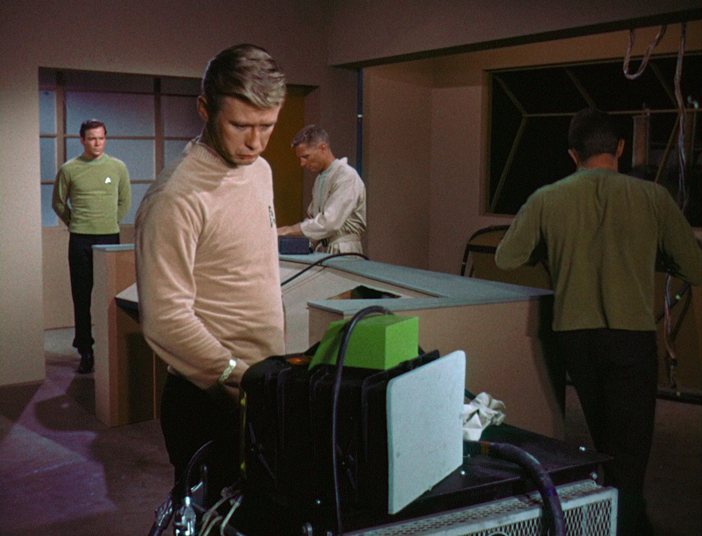 ariane179254_StarTrek_1x03_WhereNoManHasGoneBefore_TheOriginalUncutUnairedVersion_2652.jpg