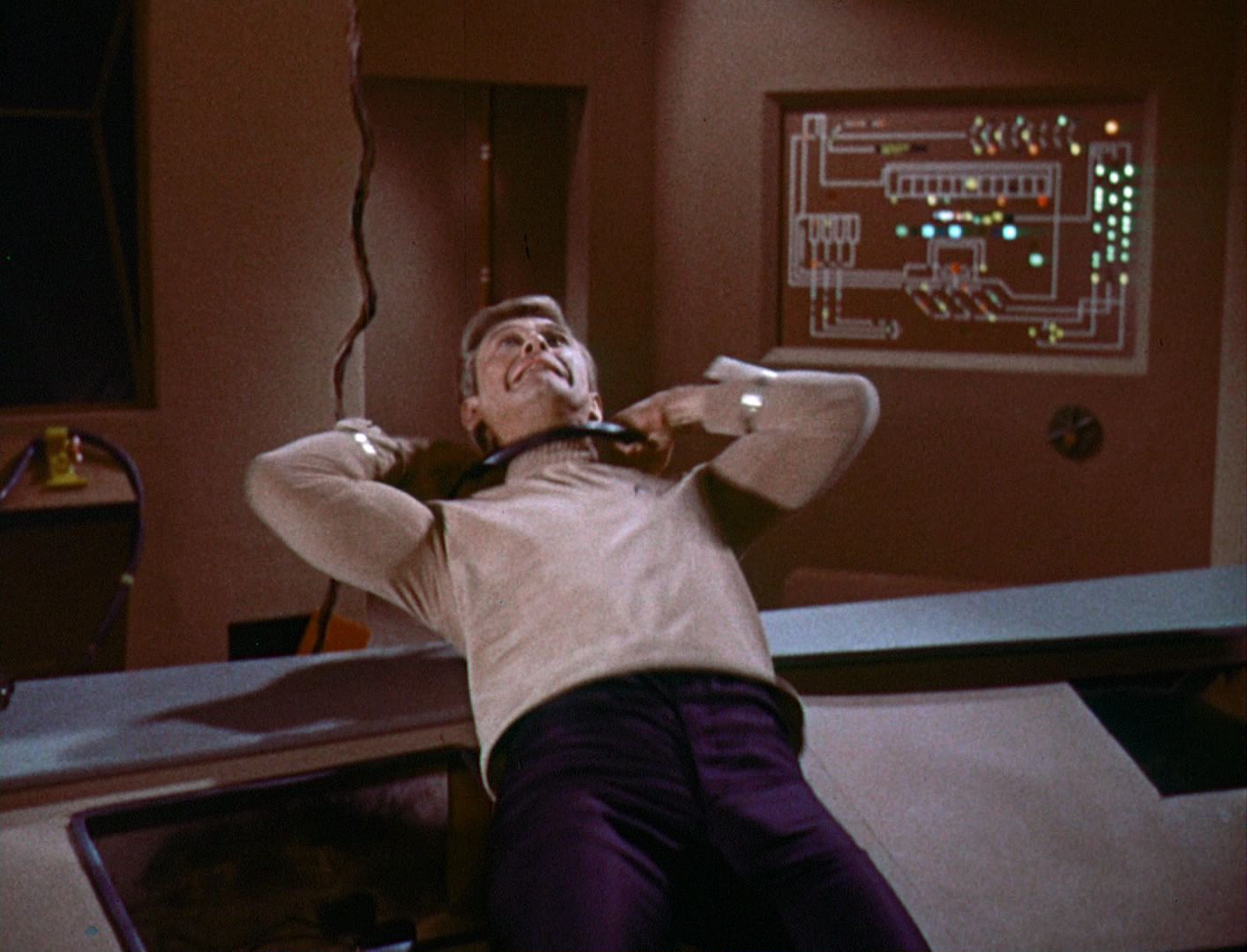 ariane179254_StarTrek_1x03_WhereNoManHasGoneBefore_TheOriginalUncutUnairedVersion_2713.jpg