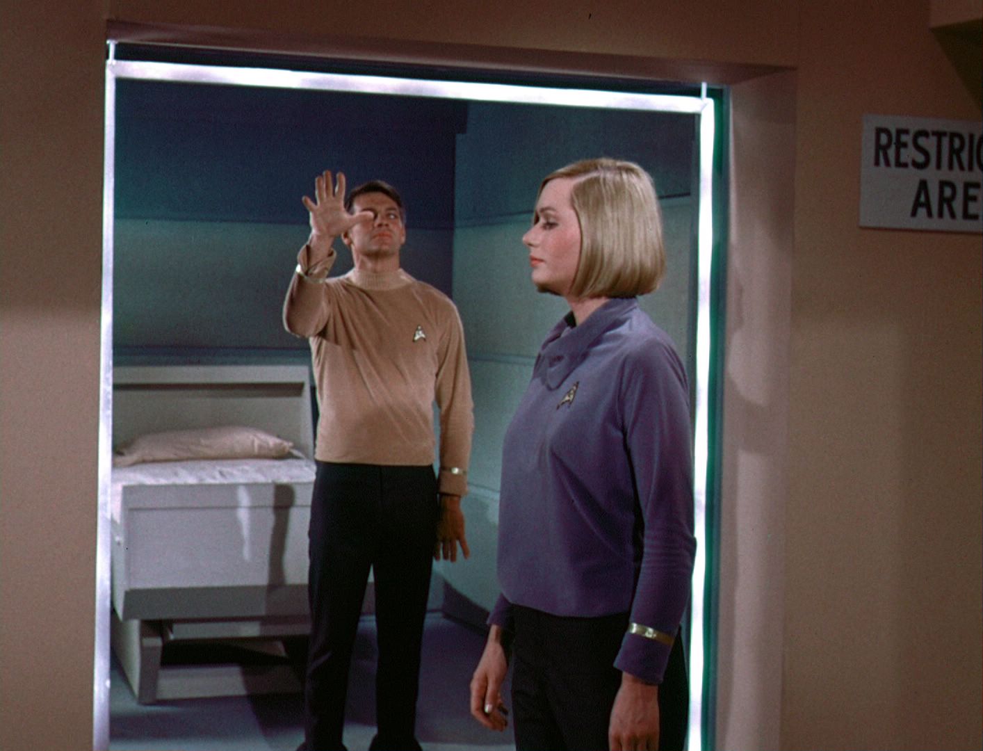 ariane179254_StarTrek_1x03_WhereNoManHasGoneBefore_TheOriginalUncutUnairedVersion_2755.jpg