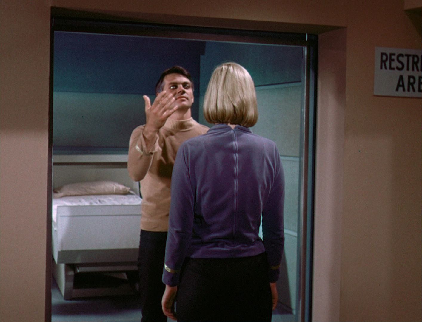 ariane179254_StarTrek_1x03_WhereNoManHasGoneBefore_TheOriginalUncutUnairedVersion_2767.jpg