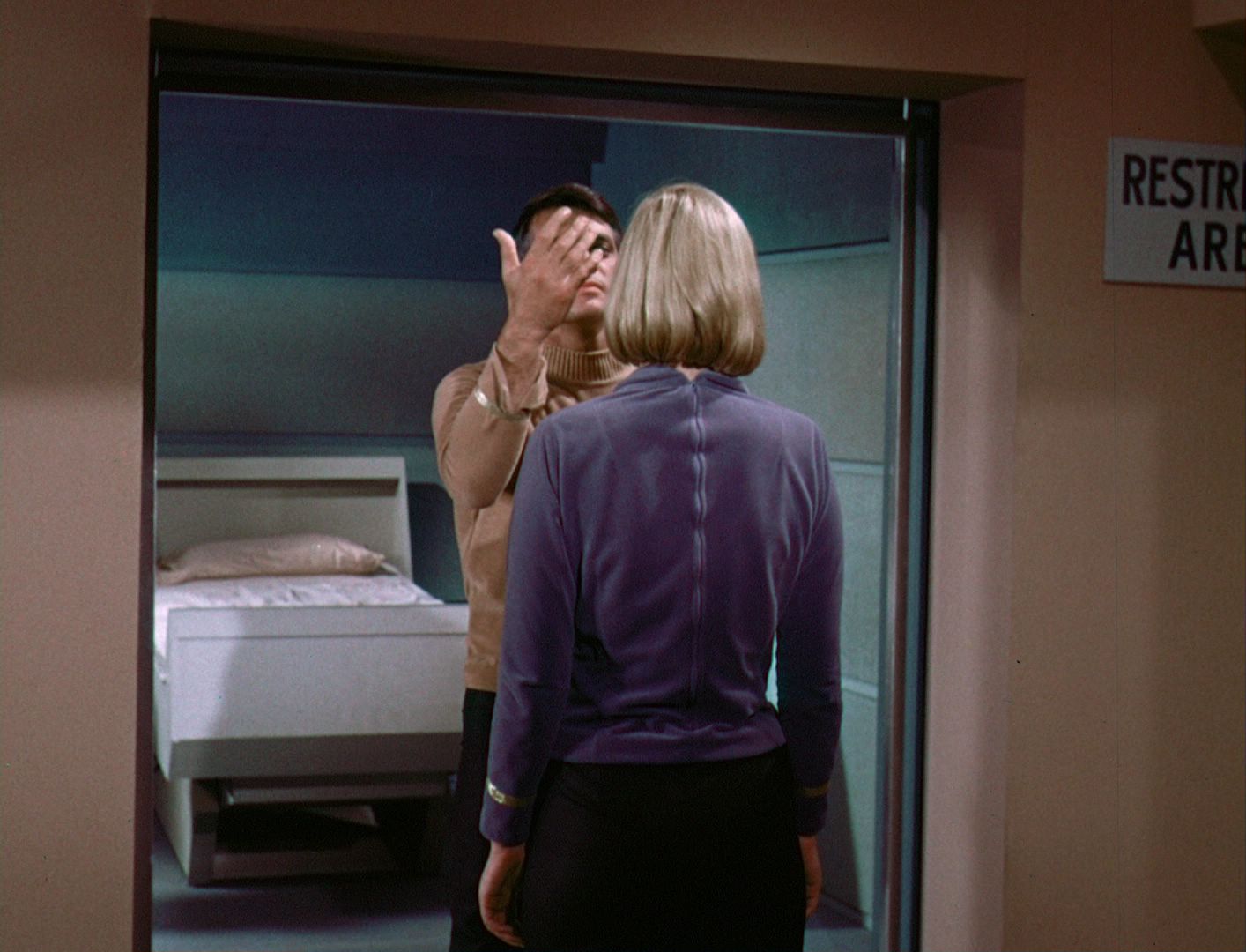 ariane179254_StarTrek_1x03_WhereNoManHasGoneBefore_TheOriginalUncutUnairedVersion_2768.jpg
