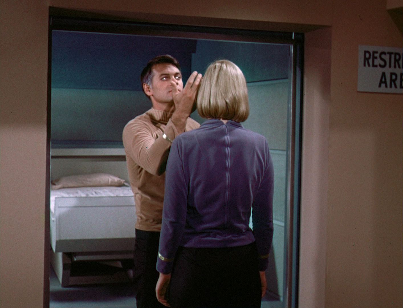 ariane179254_StarTrek_1x03_WhereNoManHasGoneBefore_TheOriginalUncutUnairedVersion_2769.jpg