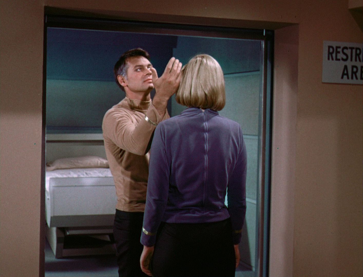 ariane179254_StarTrek_1x03_WhereNoManHasGoneBefore_TheOriginalUncutUnairedVersion_2771.jpg