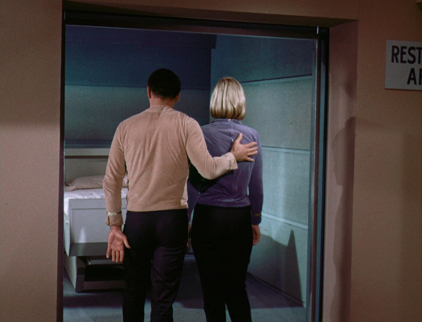 ariane179254_StarTrek_1x03_WhereNoManHasGoneBefore_TheOriginalUncutUnairedVersion_2778.jpg
