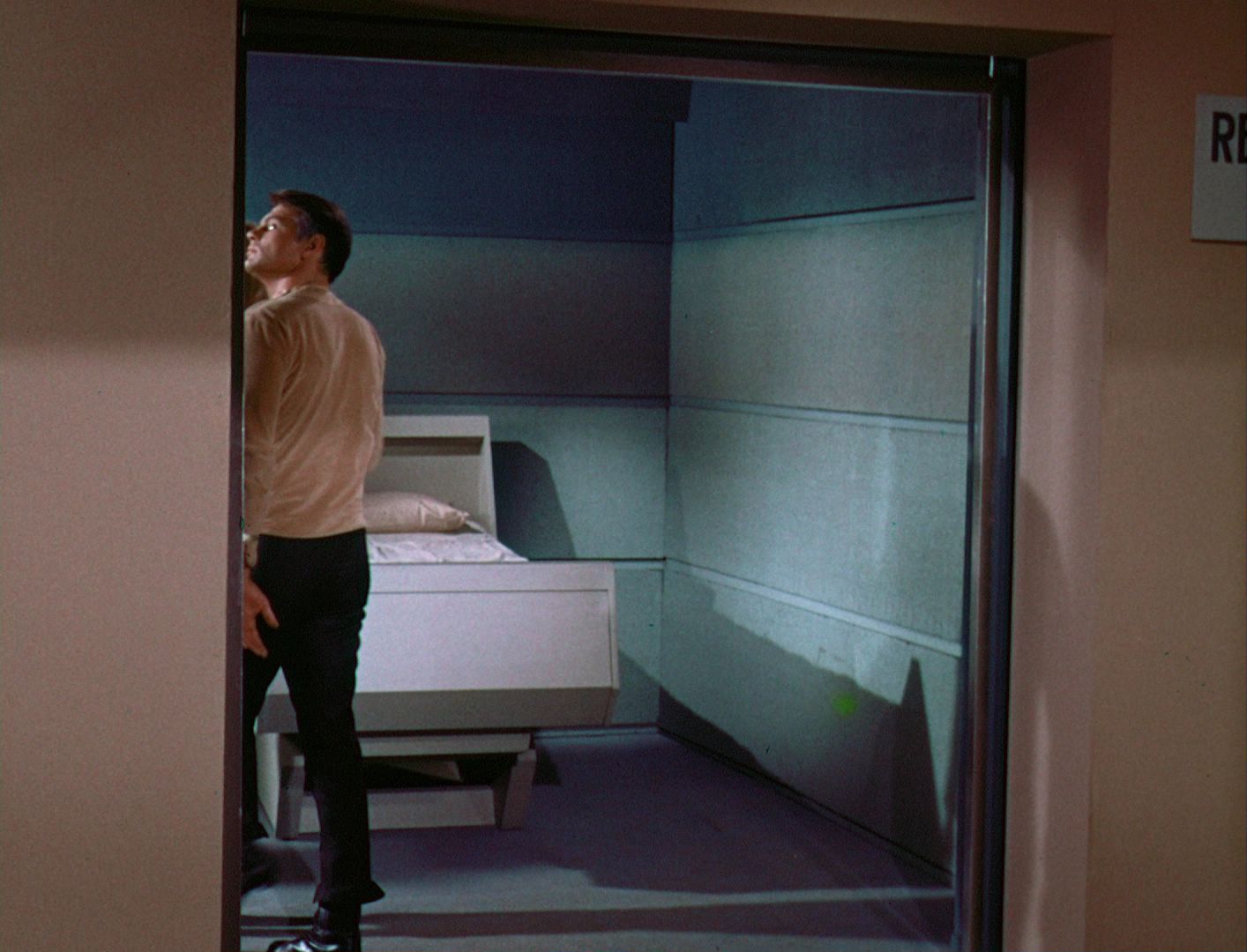 ariane179254_StarTrek_1x03_WhereNoManHasGoneBefore_TheOriginalUncutUnairedVersion_2781.jpg