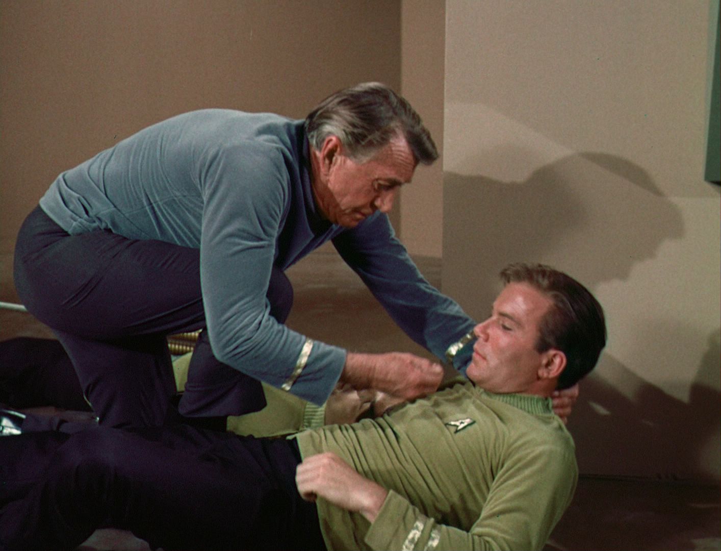 ariane179254_StarTrek_1x03_WhereNoManHasGoneBefore_TheOriginalUncutUnairedVersion_2809.jpg