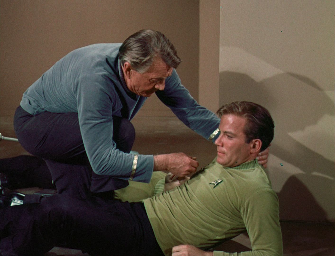 ariane179254_StarTrek_1x03_WhereNoManHasGoneBefore_TheOriginalUncutUnairedVersion_2811.jpg