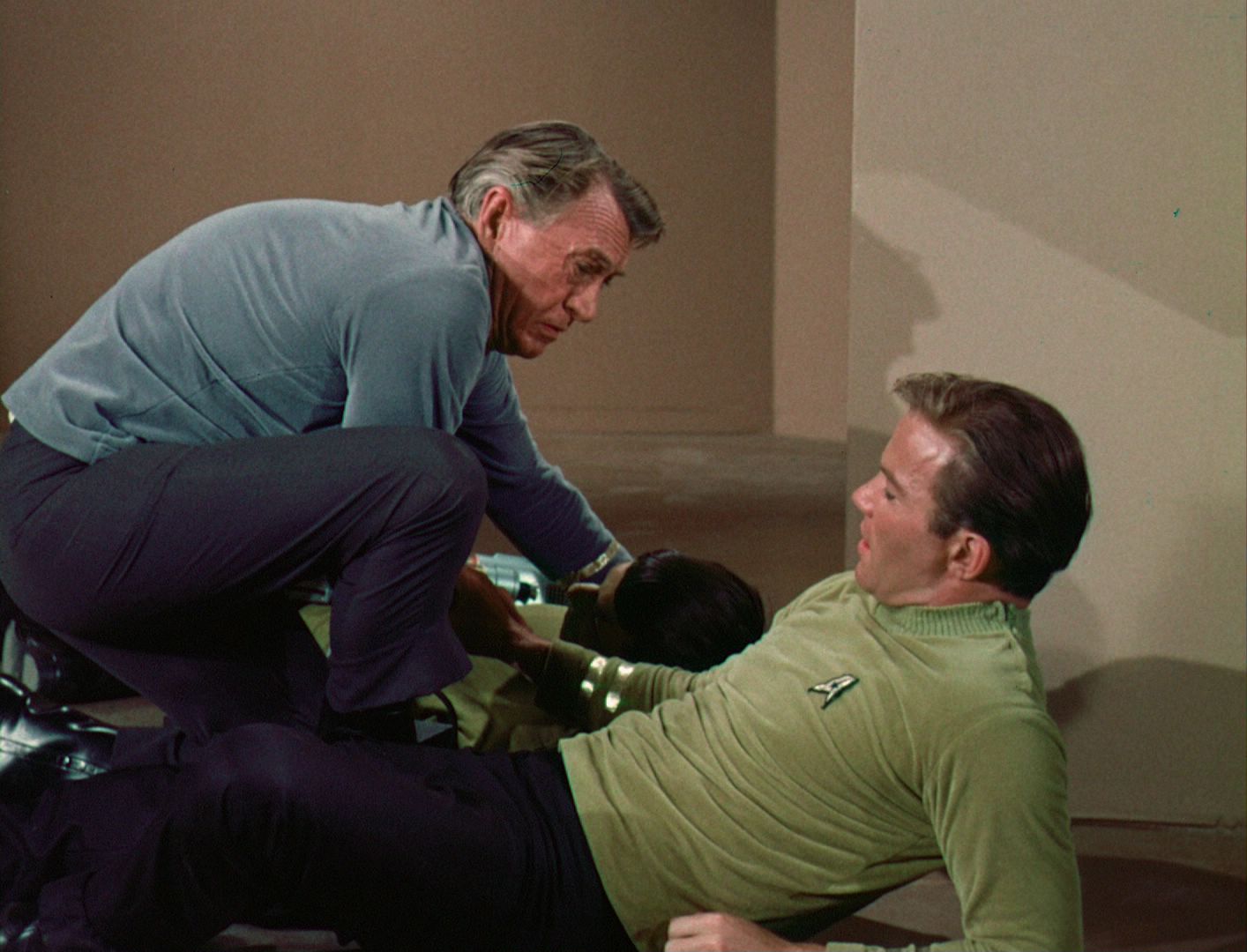 ariane179254_StarTrek_1x03_WhereNoManHasGoneBefore_TheOriginalUncutUnairedVersion_2827.jpg