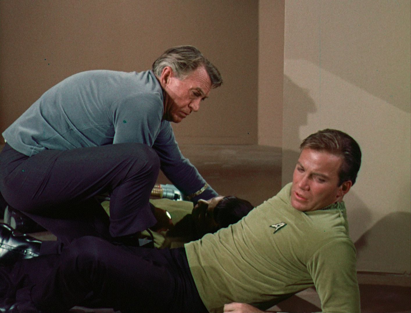 ariane179254_StarTrek_1x03_WhereNoManHasGoneBefore_TheOriginalUncutUnairedVersion_2830.jpg