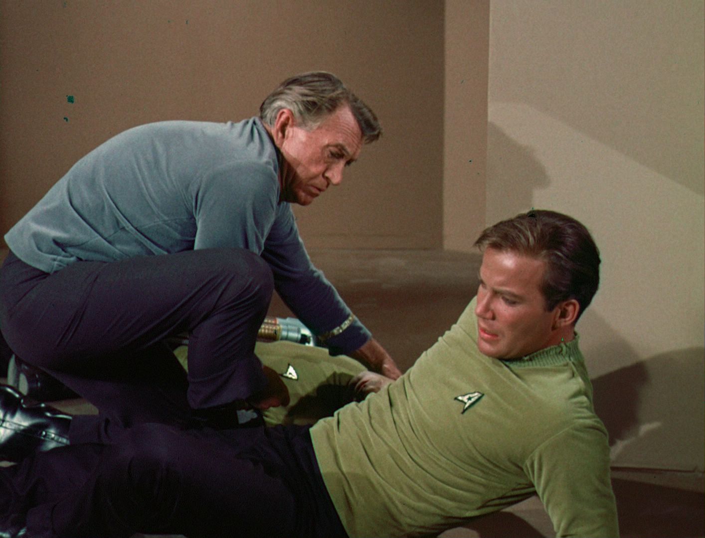 ariane179254_StarTrek_1x03_WhereNoManHasGoneBefore_TheOriginalUncutUnairedVersion_2834.jpg