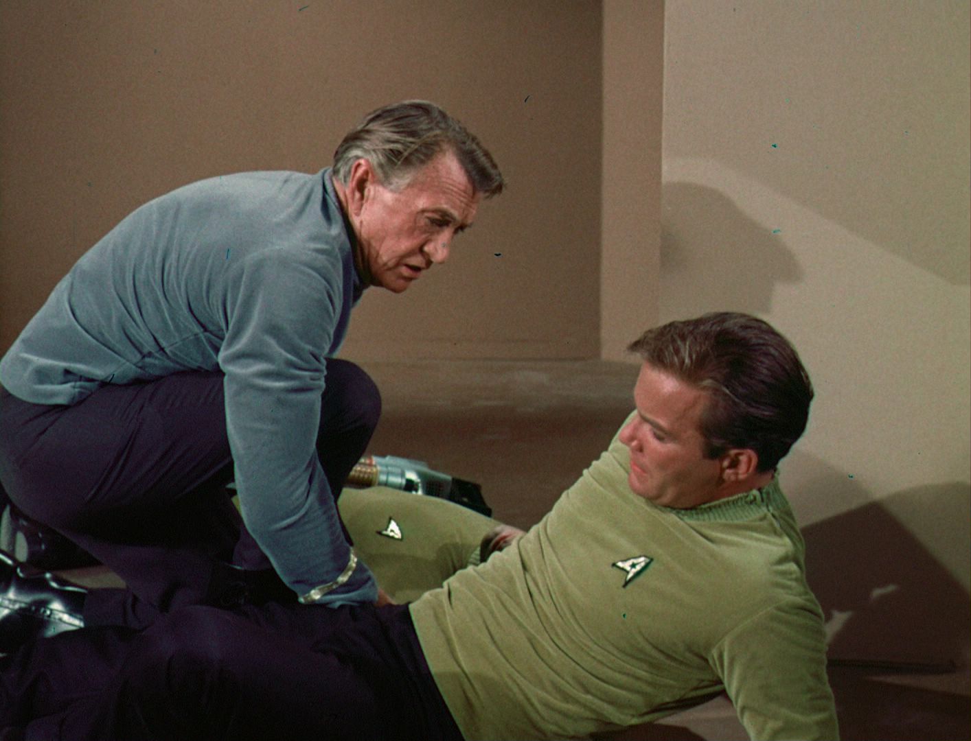 ariane179254_StarTrek_1x03_WhereNoManHasGoneBefore_TheOriginalUncutUnairedVersion_2844.jpg