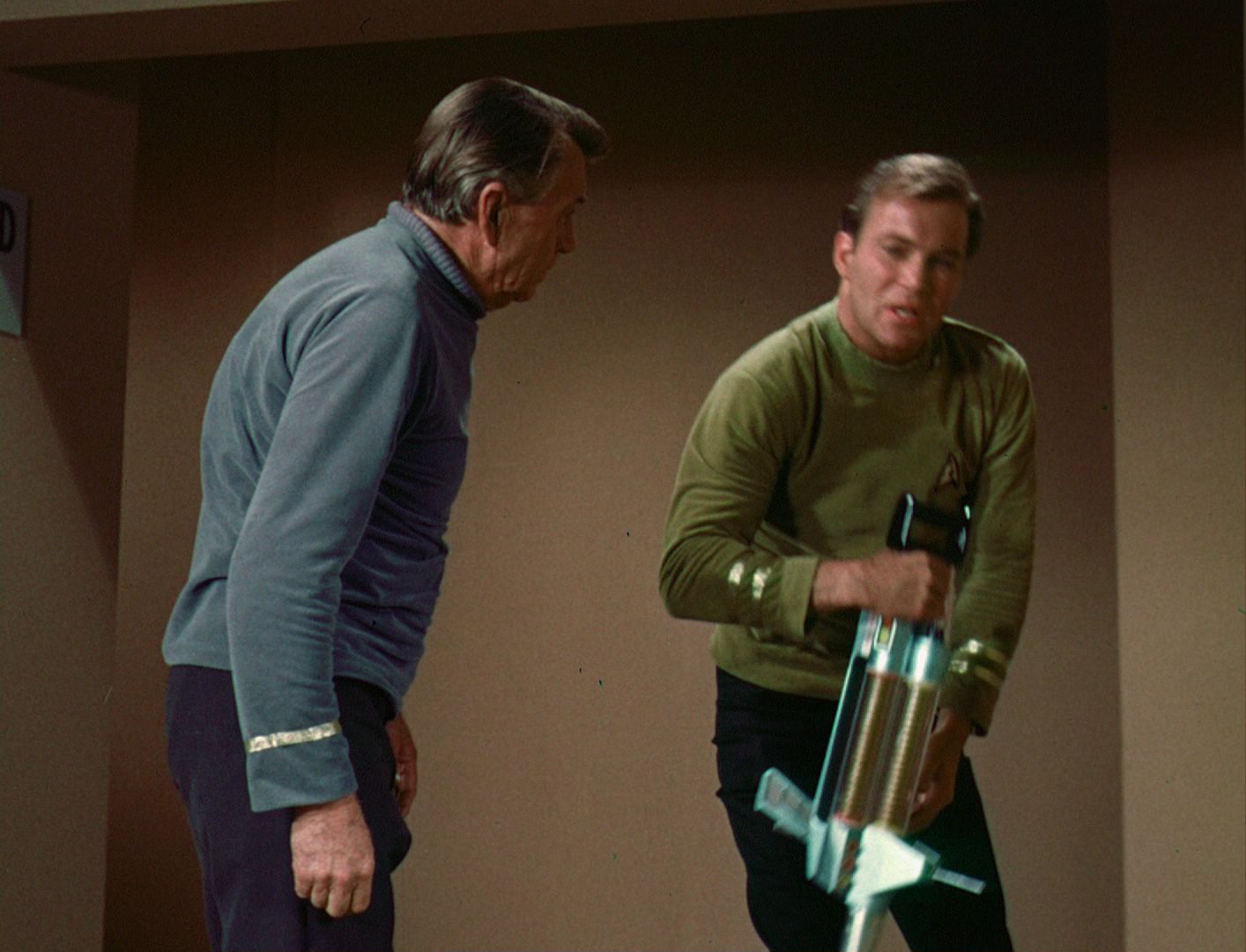 ariane179254_StarTrek_1x03_WhereNoManHasGoneBefore_TheOriginalUncutUnairedVersion_2862.jpg