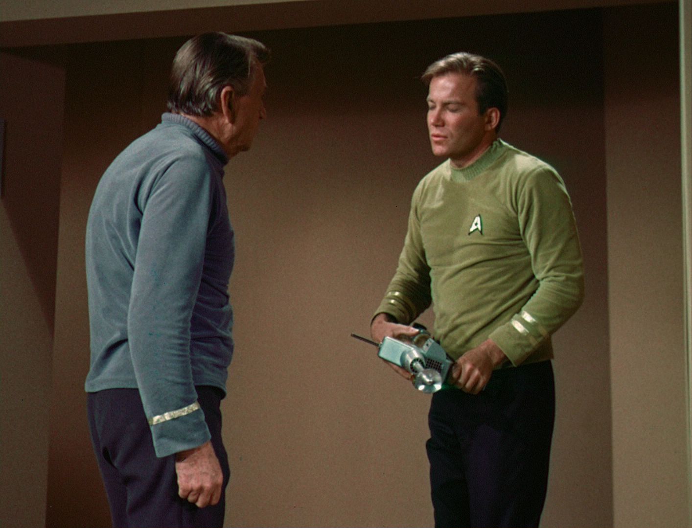 ariane179254_StarTrek_1x03_WhereNoManHasGoneBefore_TheOriginalUncutUnairedVersion_2872.jpg