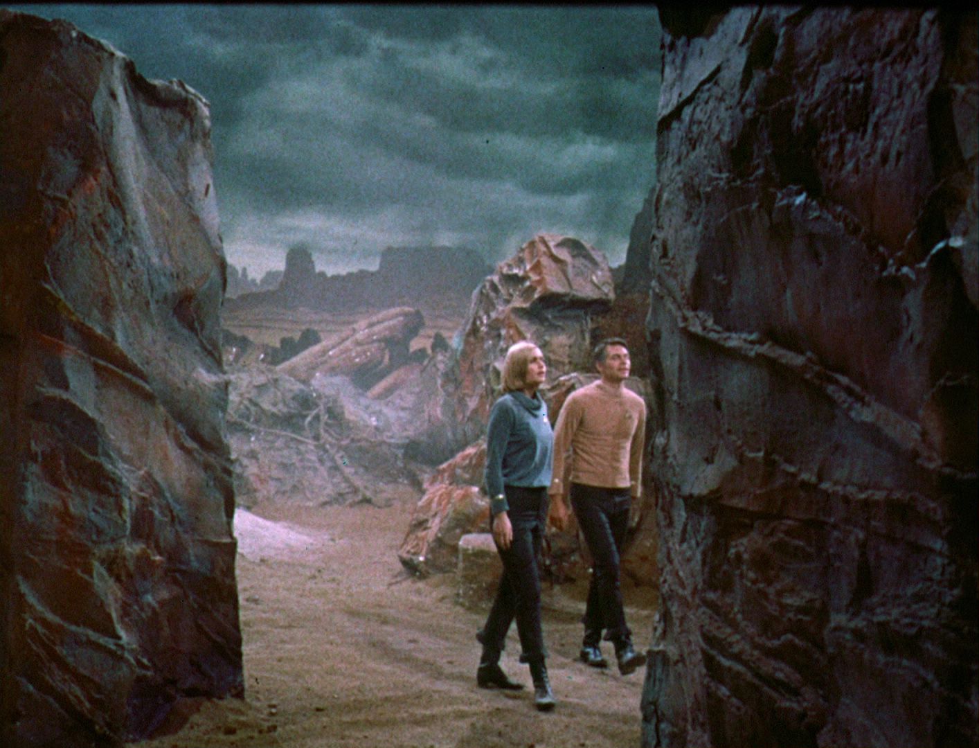 ariane179254_StarTrek_1x03_WhereNoManHasGoneBefore_TheOriginalUncutUnairedVersion_2884.jpg