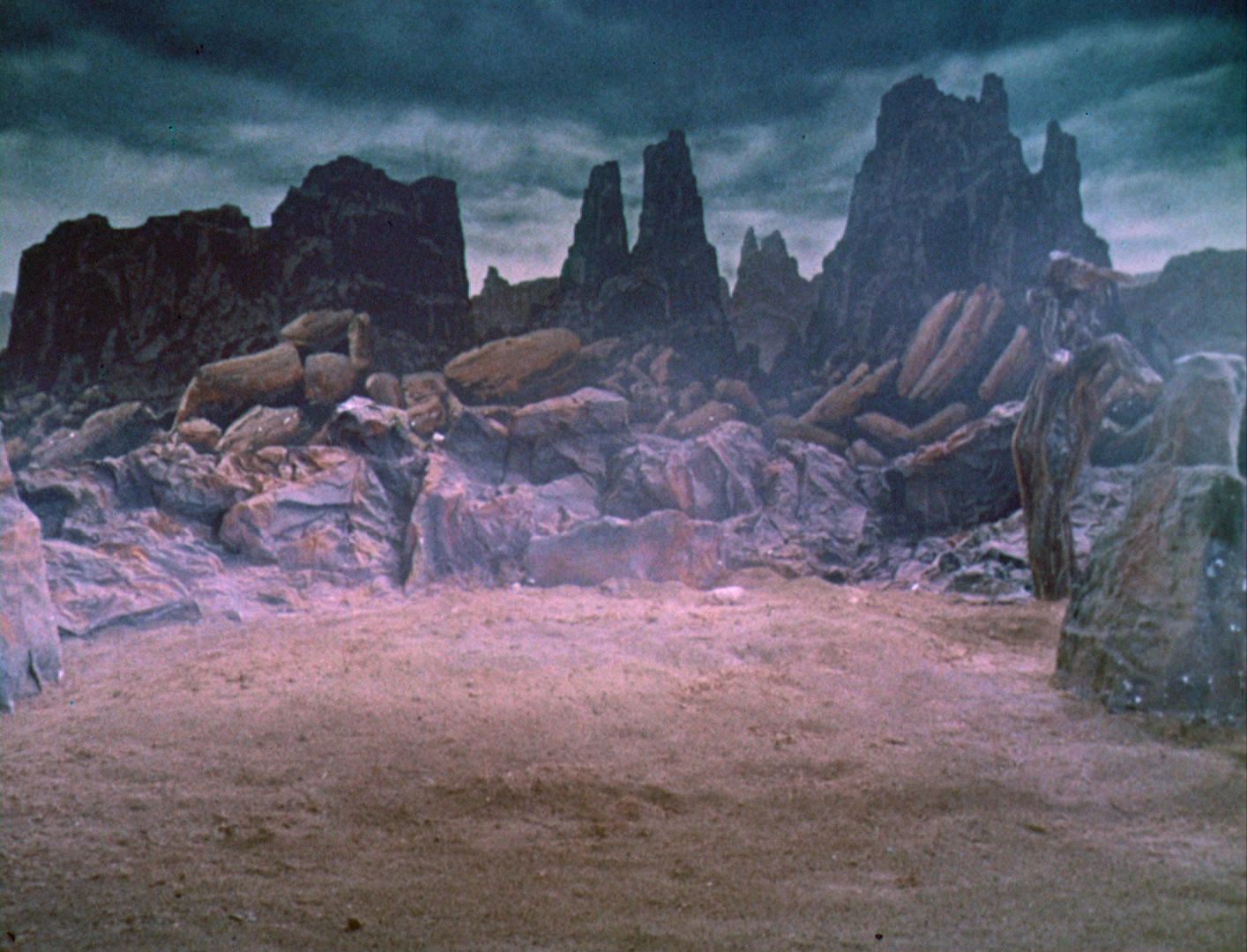 ariane179254_StarTrek_1x03_WhereNoManHasGoneBefore_TheOriginalUncutUnairedVersion_2913.jpg