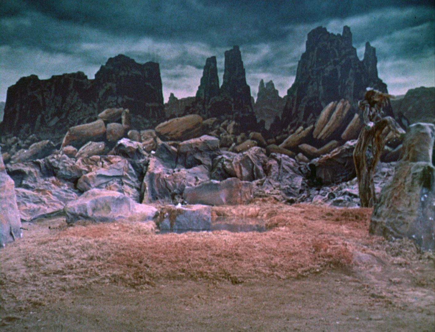 ariane179254_StarTrek_1x03_WhereNoManHasGoneBefore_TheOriginalUncutUnairedVersion_2914.jpg
