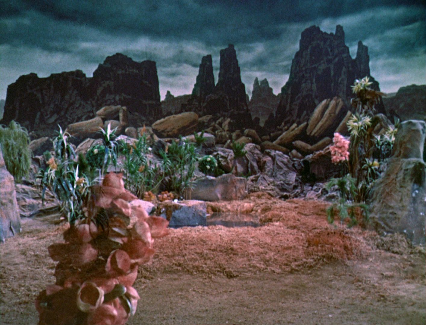 ariane179254_StarTrek_1x03_WhereNoManHasGoneBefore_TheOriginalUncutUnairedVersion_2917.jpg