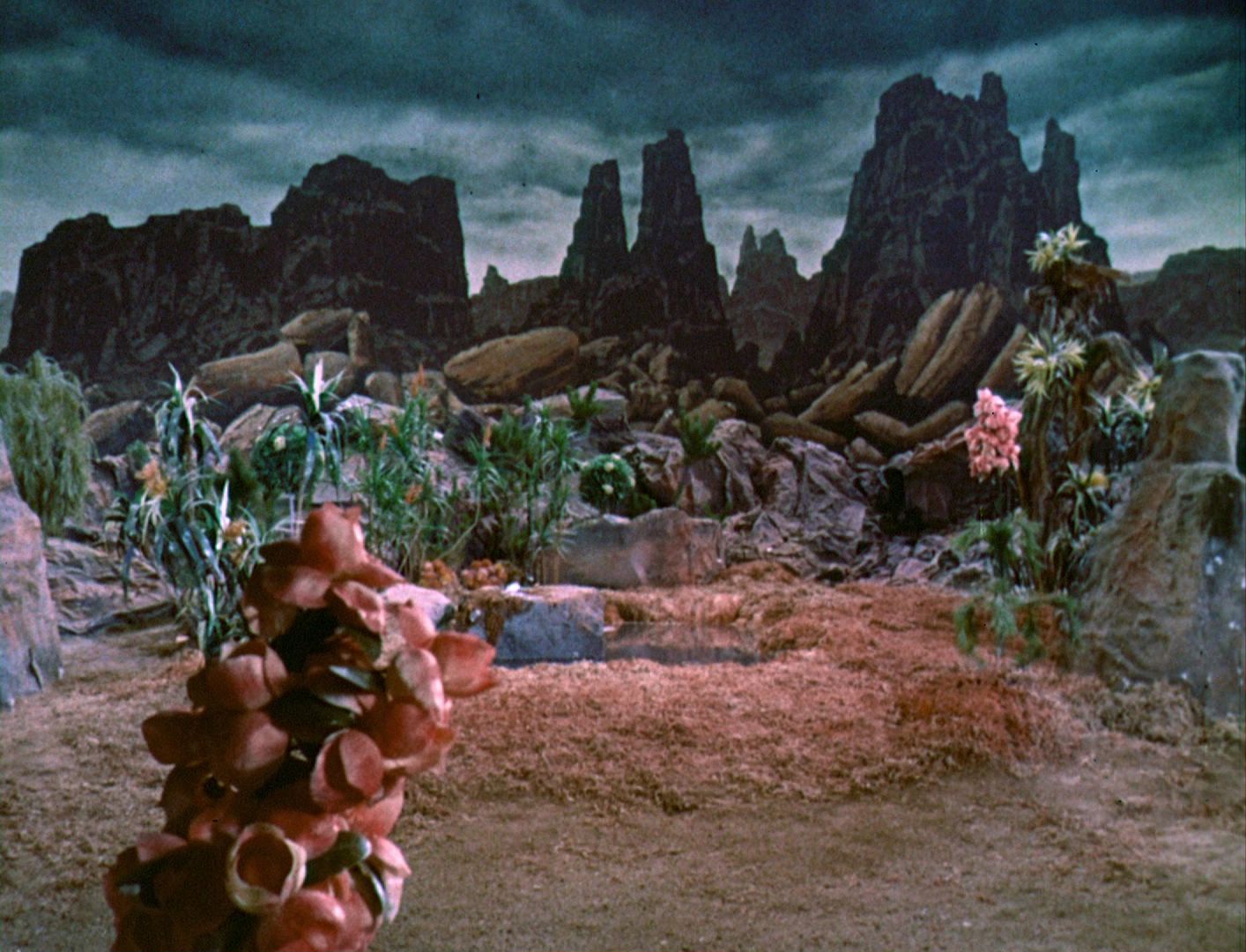 ariane179254_StarTrek_1x03_WhereNoManHasGoneBefore_TheOriginalUncutUnairedVersion_2918.jpg