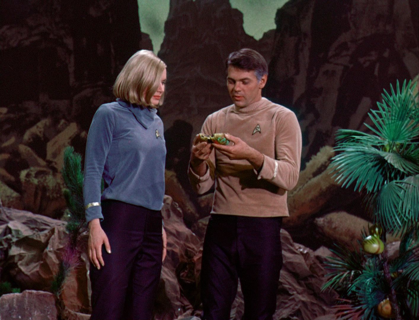 ariane179254_StarTrek_1x03_WhereNoManHasGoneBefore_TheOriginalUncutUnairedVersion_3062.jpg