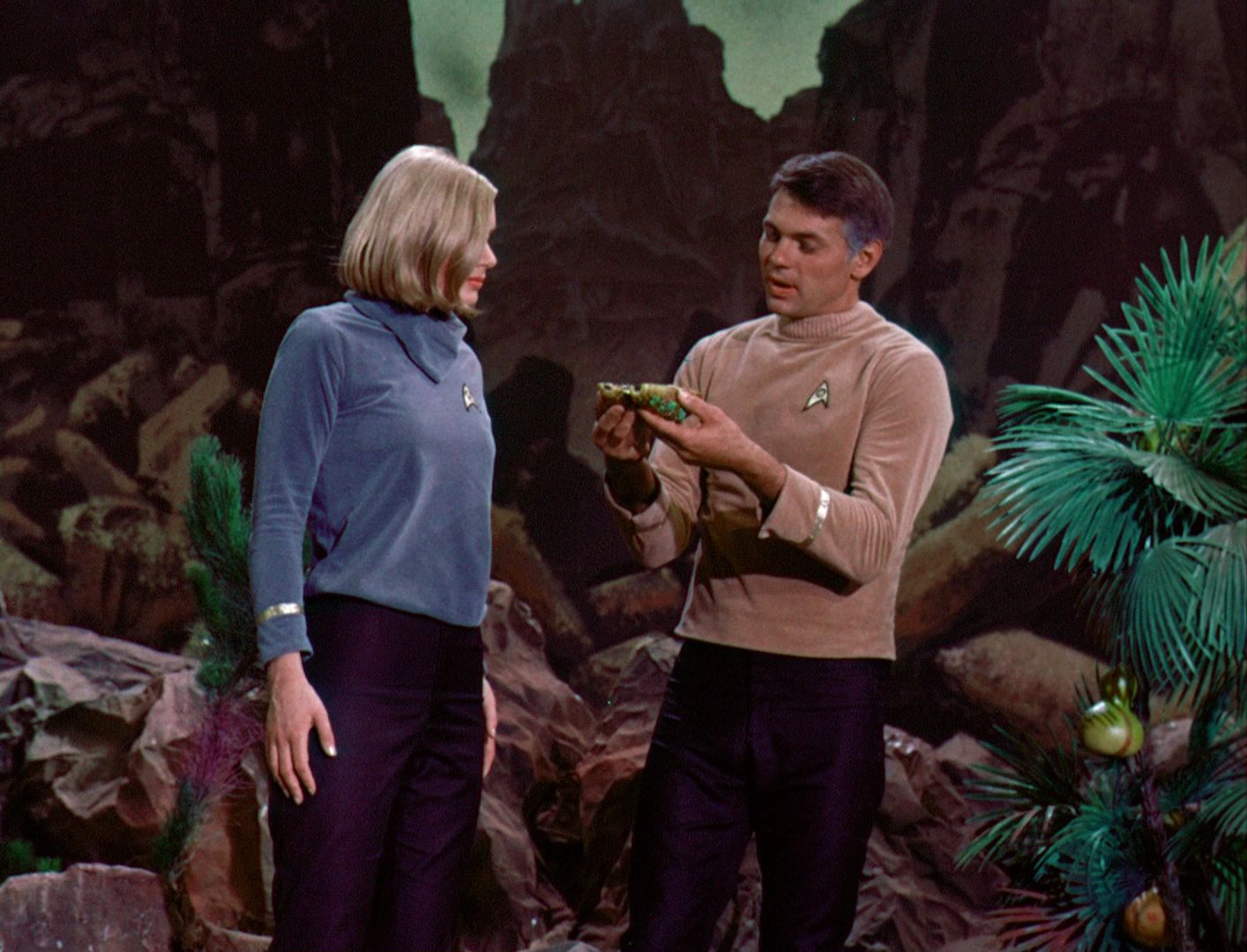 ariane179254_StarTrek_1x03_WhereNoManHasGoneBefore_TheOriginalUncutUnairedVersion_3063.jpg