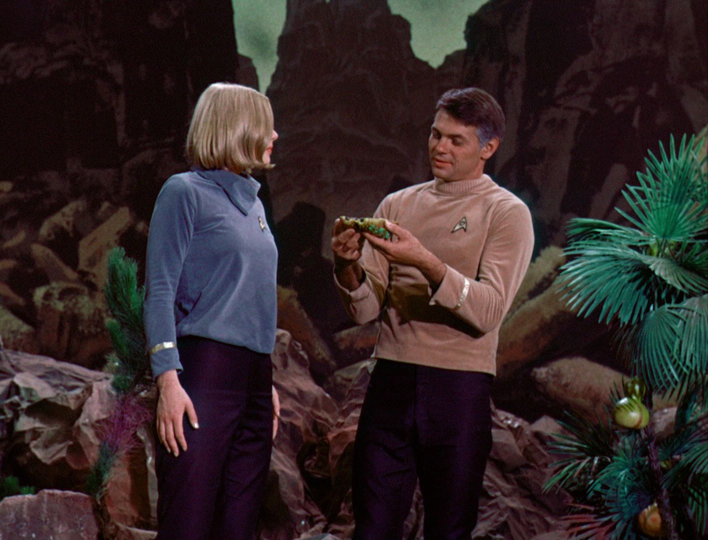 ariane179254_StarTrek_1x03_WhereNoManHasGoneBefore_TheOriginalUncutUnairedVersion_3064.jpg