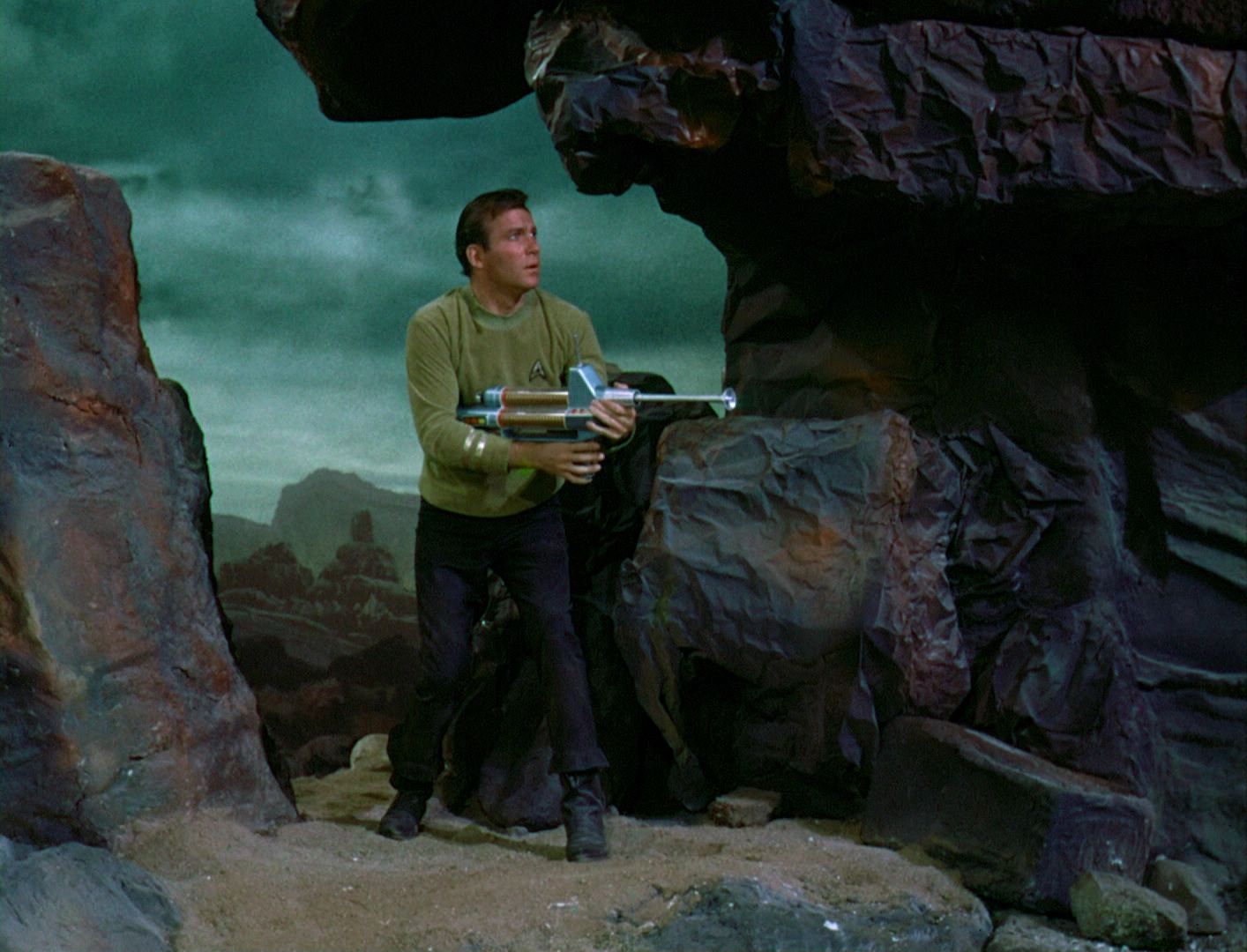 ariane179254_StarTrek_1x03_WhereNoManHasGoneBefore_TheOriginalUncutUnairedVersion_3079.jpg