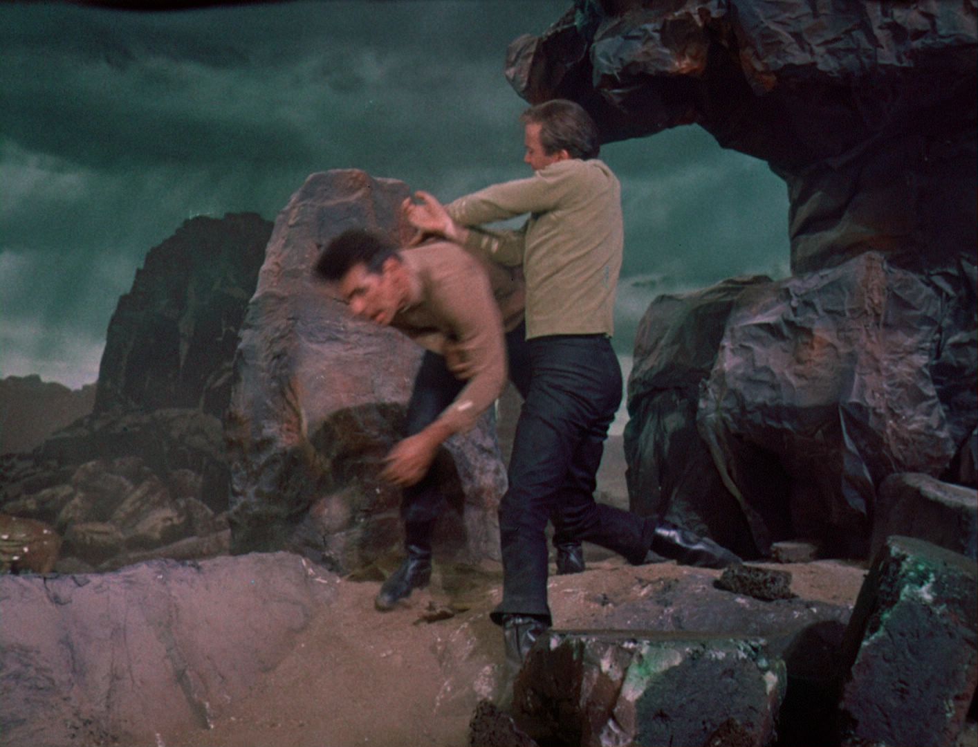ariane179254_StarTrek_1x03_WhereNoManHasGoneBefore_TheOriginalUncutUnairedVersion_3445.jpg
